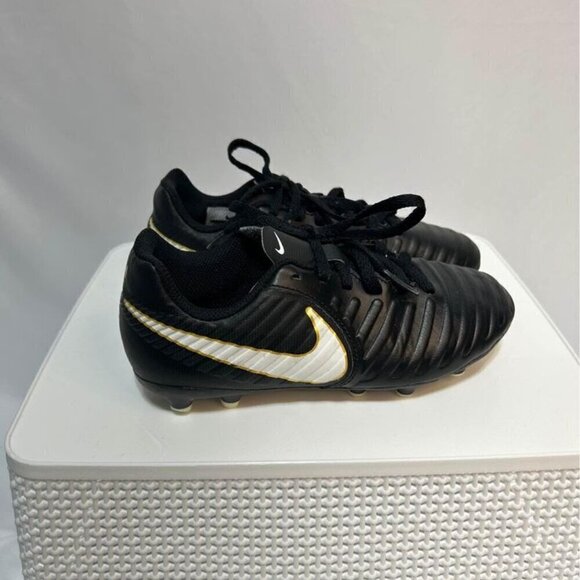 Nike Tiempo soccer cleats. Black and white. Size youth 1. Unisex. “Outdoor” - Picture 10 of 10